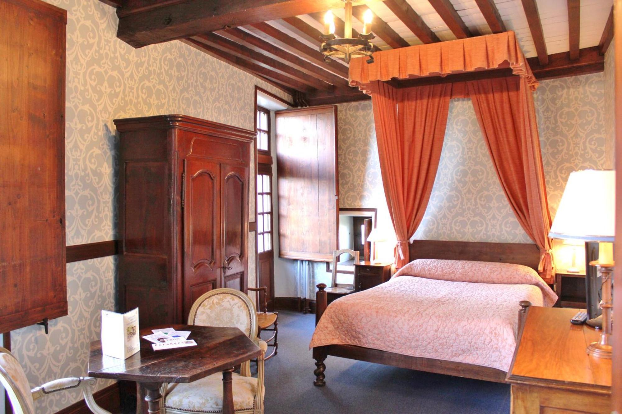 Du Vieux Hotel 2*
