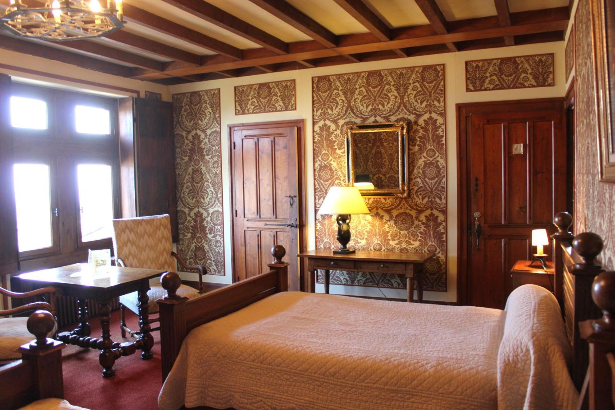 Hotel Du Vieux Perouges