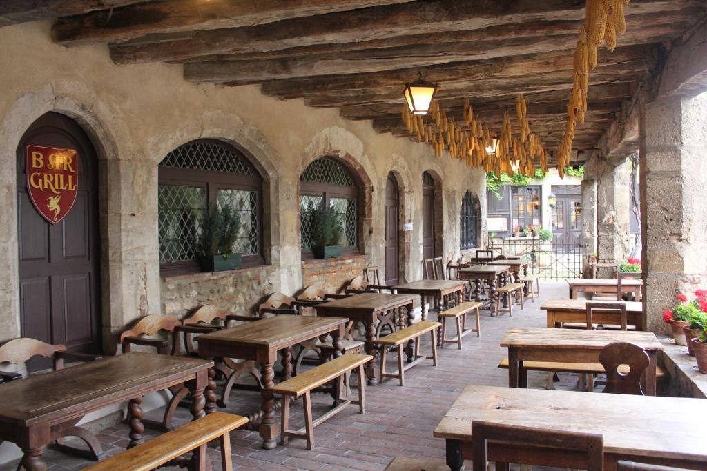 Hotel Du Vieux Perouges